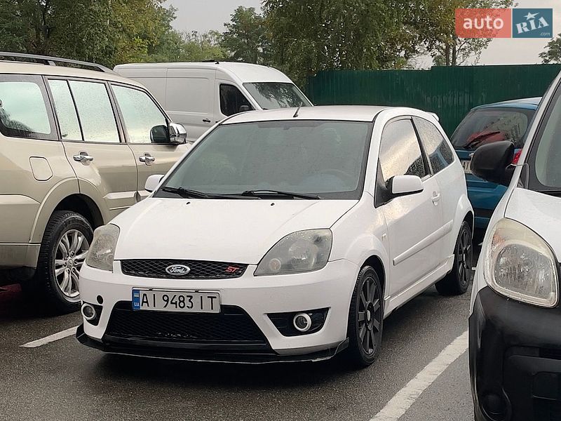 Хэтчбек Ford Fiesta 2007 в Обухове