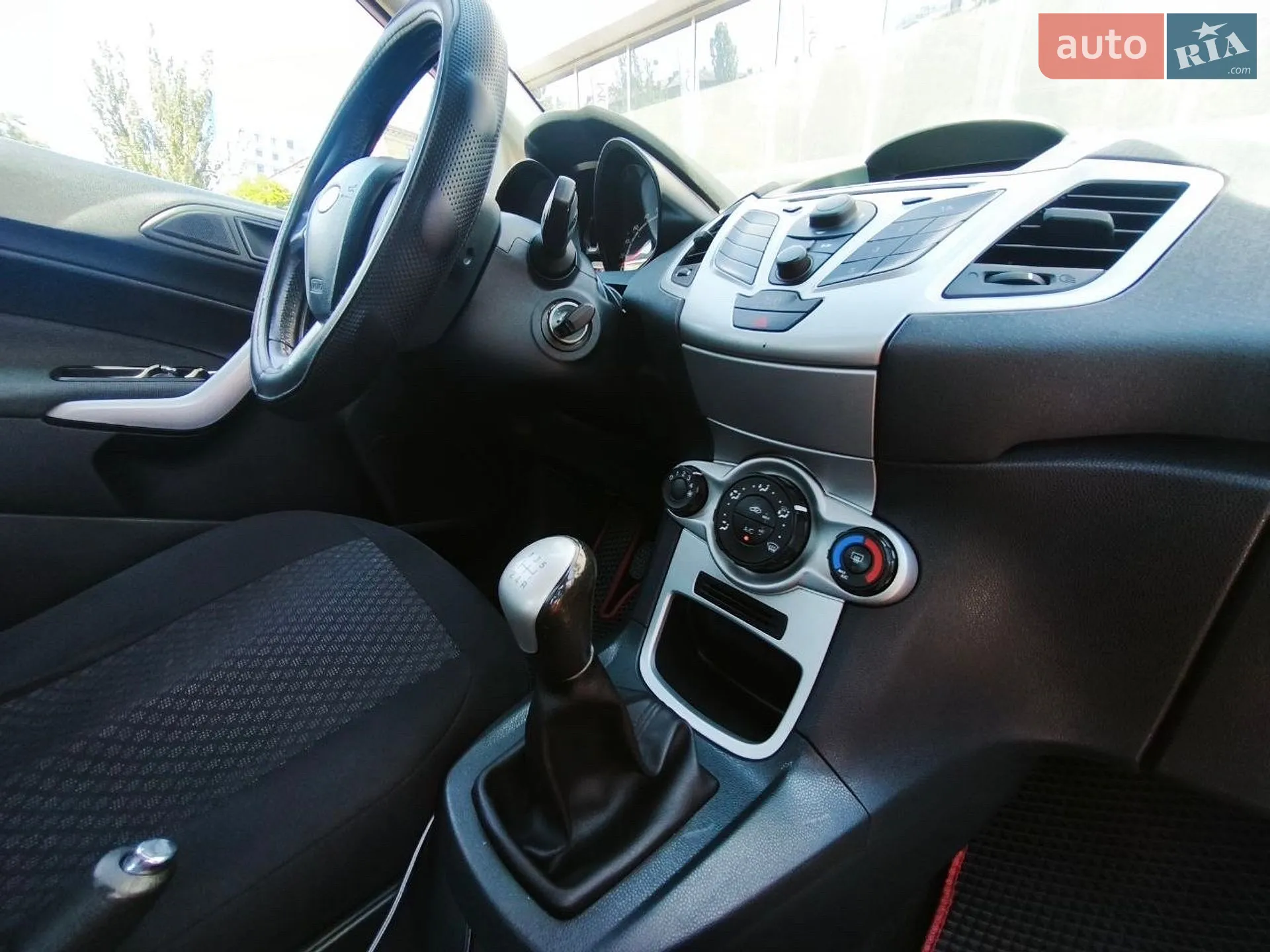 2012 Ford Fiesta - мініатюра 29