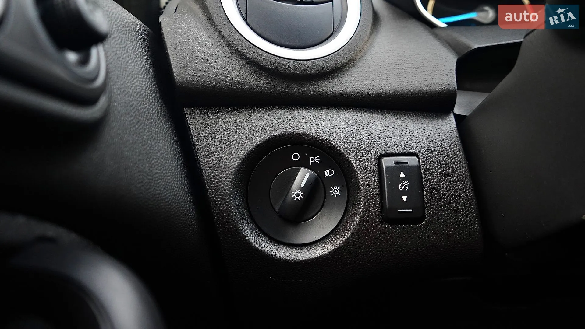 2013 Ford Fiesta - мініатюра 28