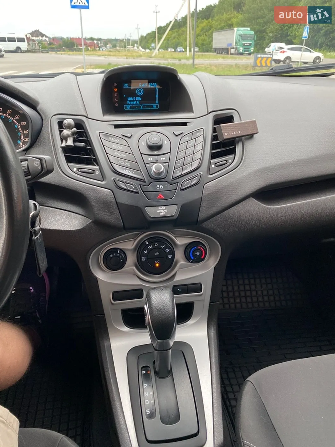 2013 Ford Fiesta - мініатюра 14