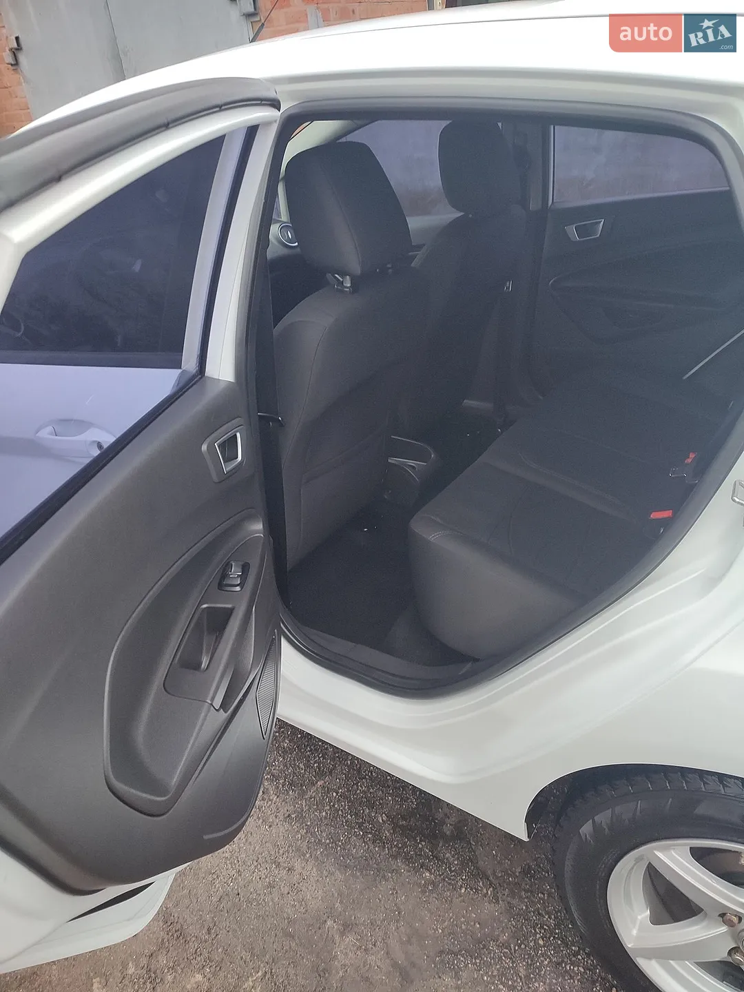 2013 Ford Fiesta - мініатюра 12