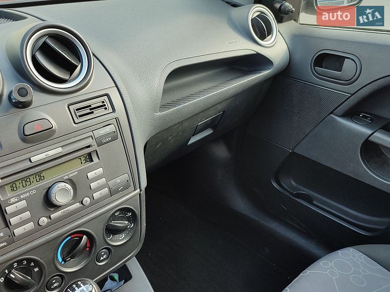 Хетчбек Ford Fiesta 2006 в Києві