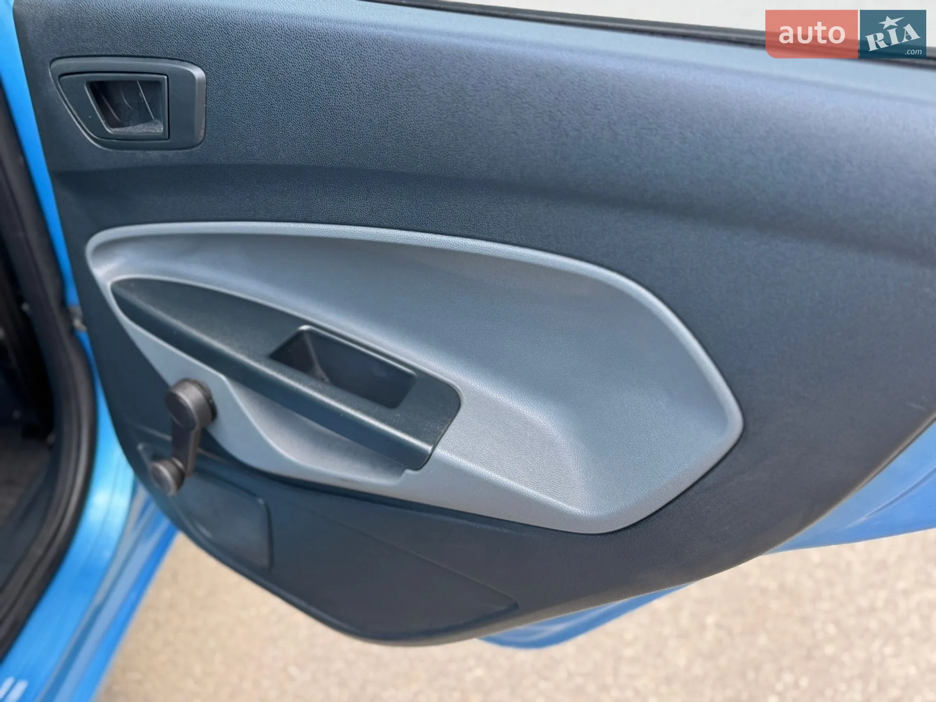 2010 Ford Fiesta - мініатюра 25