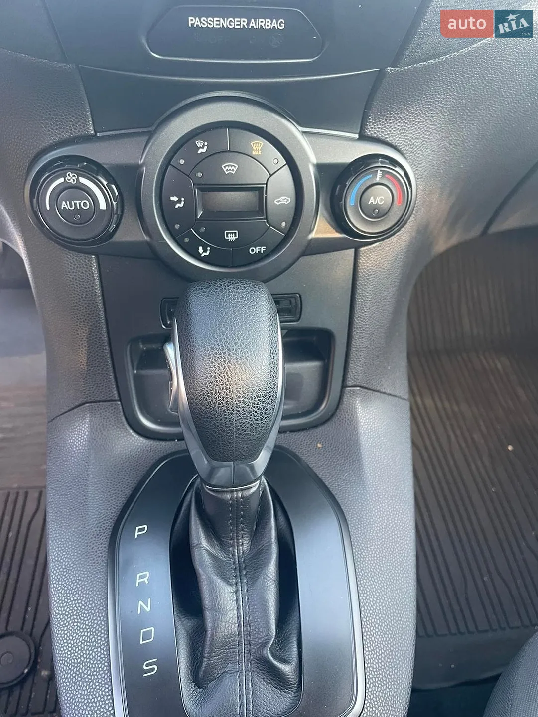 2016 Ford Fiesta - мініатюра 11