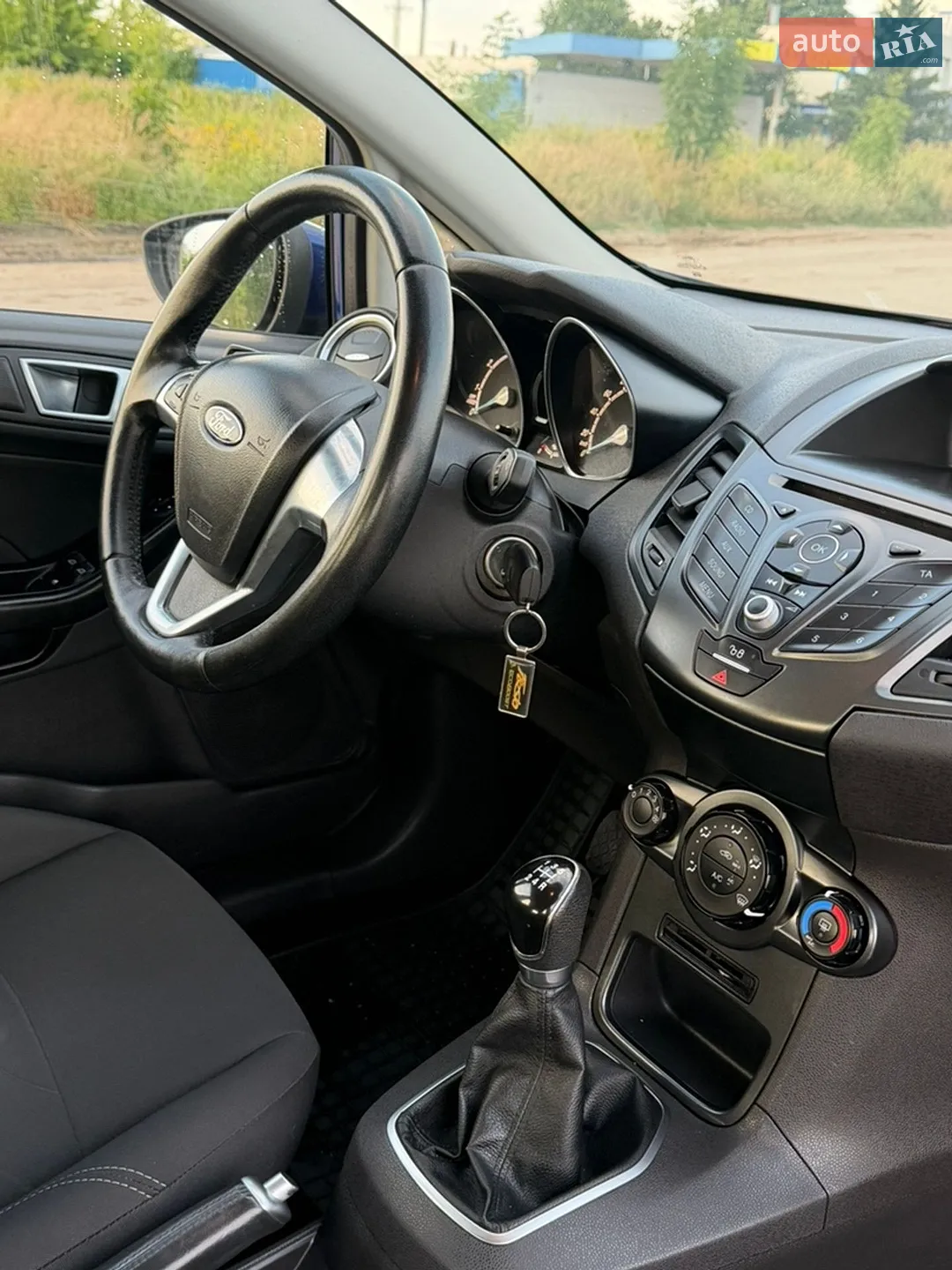 2015 Ford Fiesta - мініатюра 24