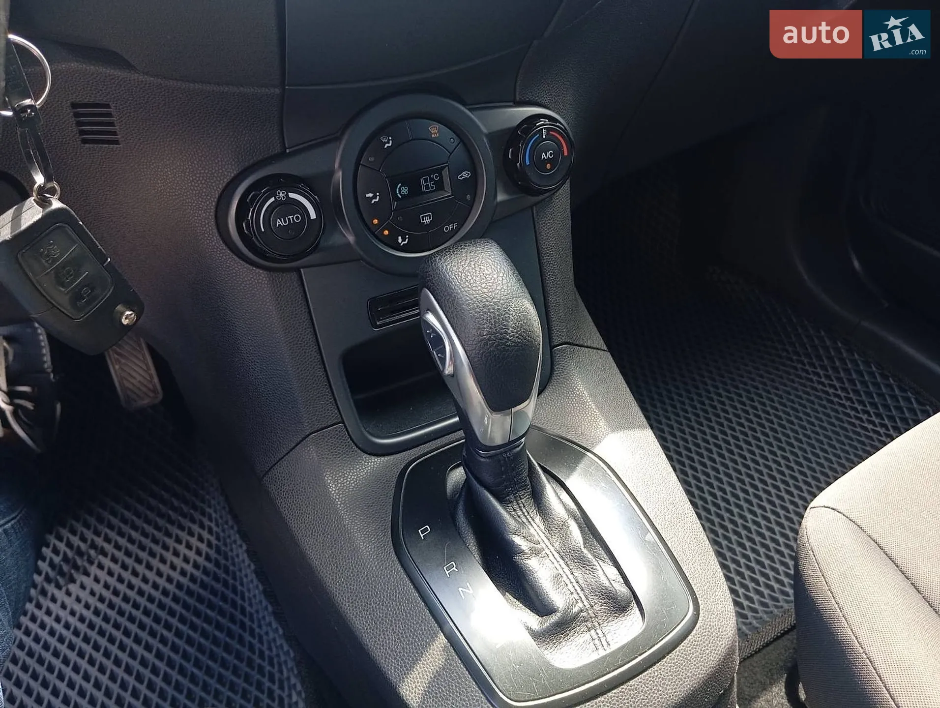 2013 Ford Fiesta - мініатюра 11
