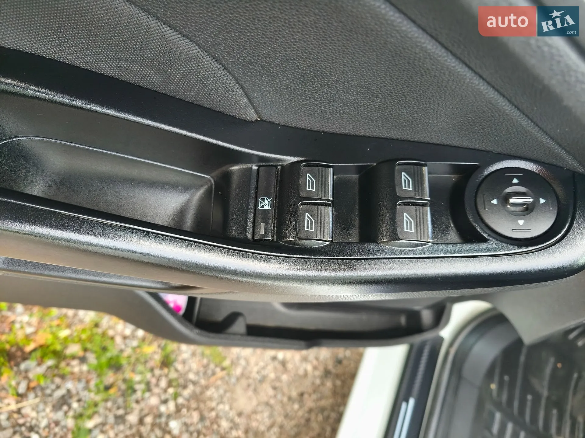 2013 Ford Fiesta - мініатюра 38