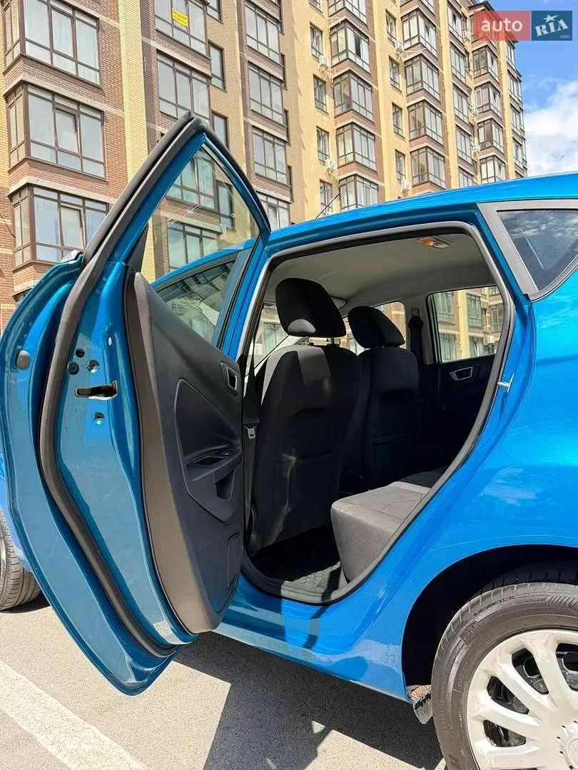 2013 Ford Fiesta - мініатюра 22