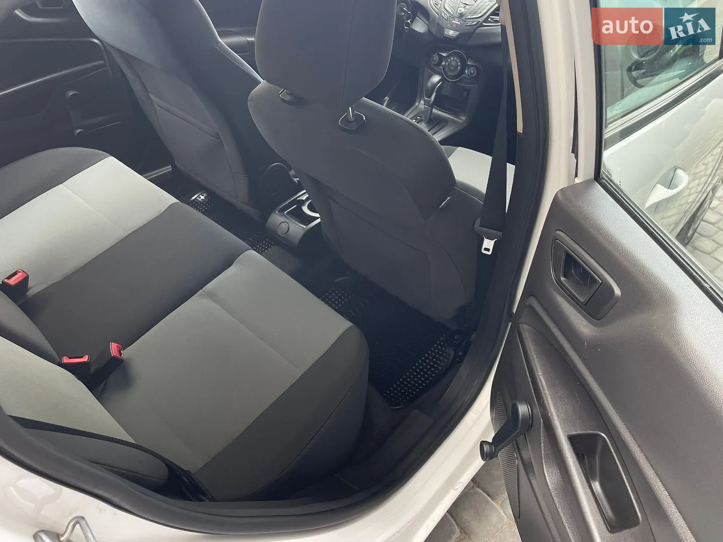 2015 Ford Fiesta - мініатюра 24