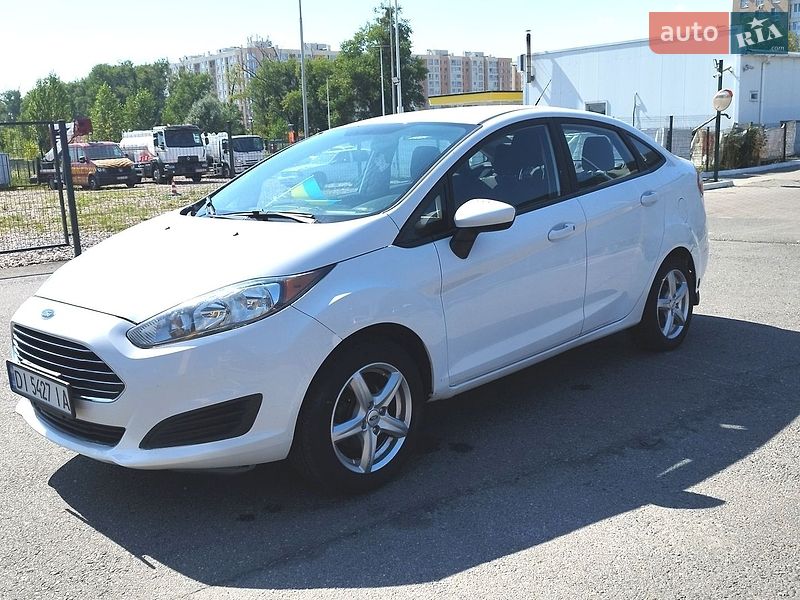 Седан Ford Fiesta 2017 в Киеве