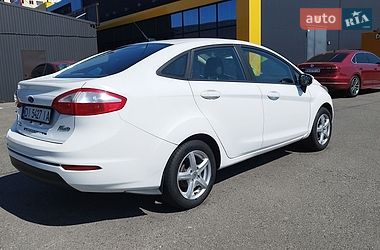 Седан Ford Fiesta 2017 в Киеве