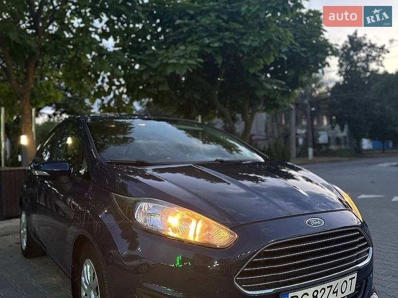 Хэтчбек Ford Fiesta 2013 в Черновцах фото Хэтчбек Ford Fiesta 2013 в Черновцах