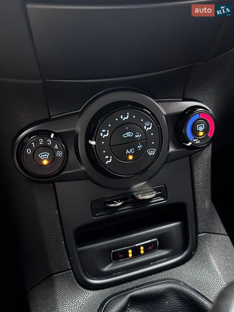 2016 Ford Fiesta - мініатюра 13