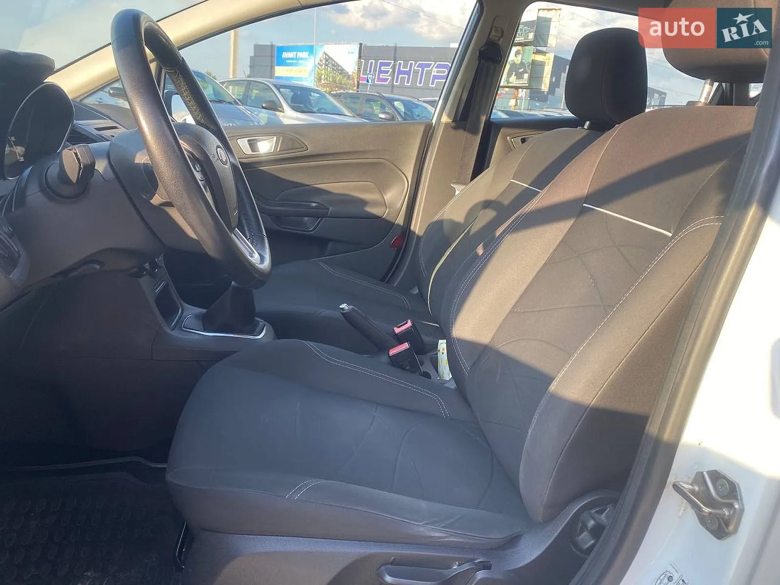 2013 Ford Fiesta - мініатюра 17