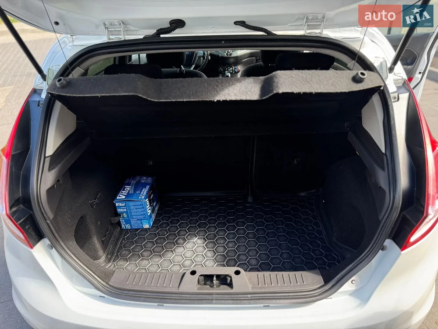 2013 Ford Fiesta - мініатюра 15