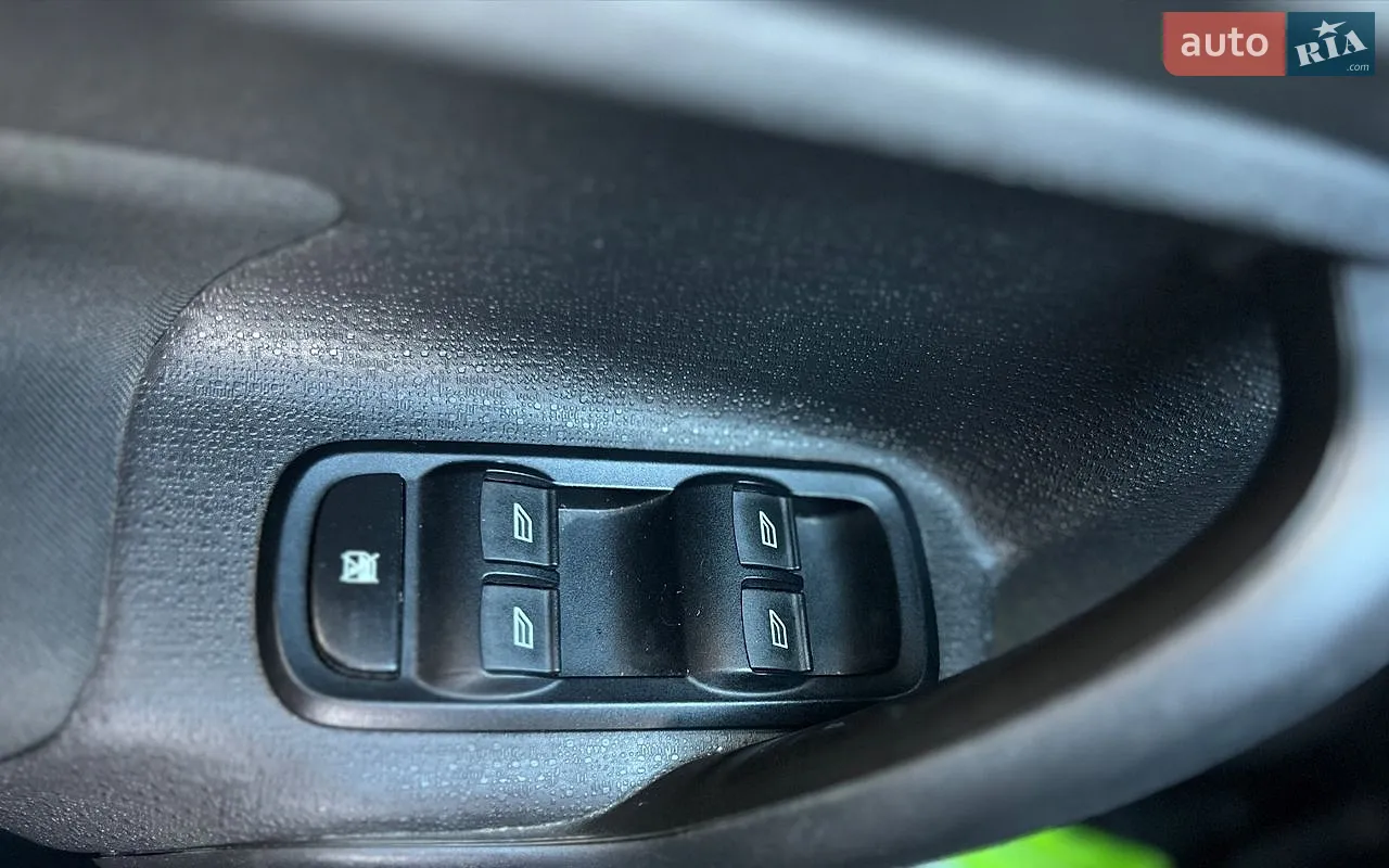 2015 Ford Fiesta - мініатюра 9