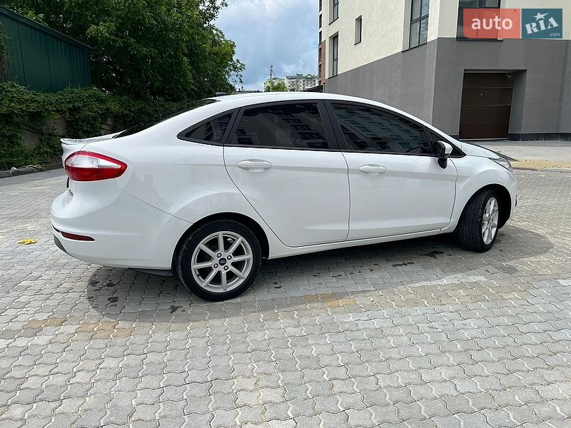 Седан Ford Fiesta 2019 в Ивано-Франковске