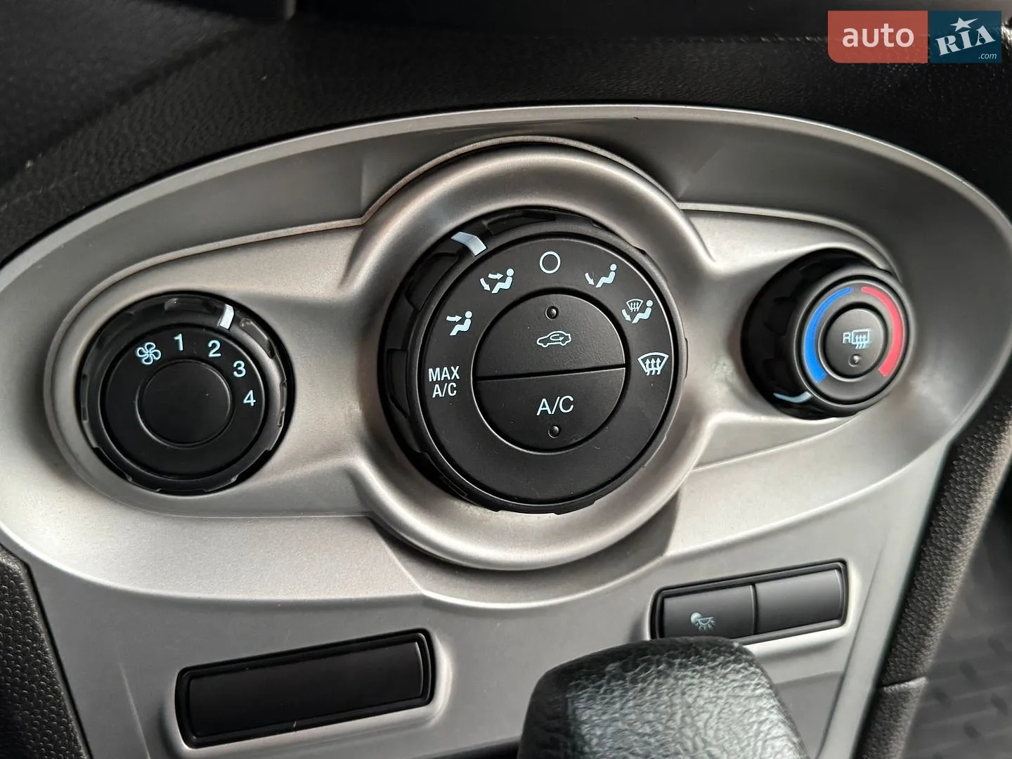 2015 Ford Fiesta - мініатюра 27