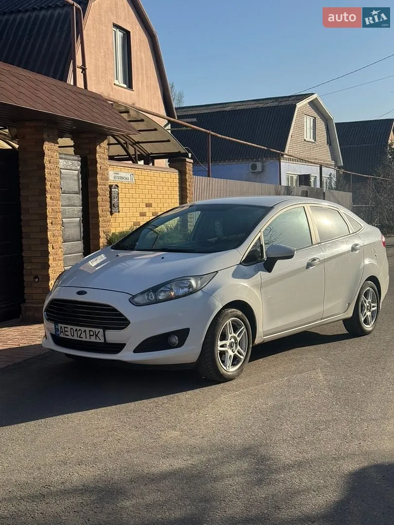 2017 Ford Fiesta - фото 1