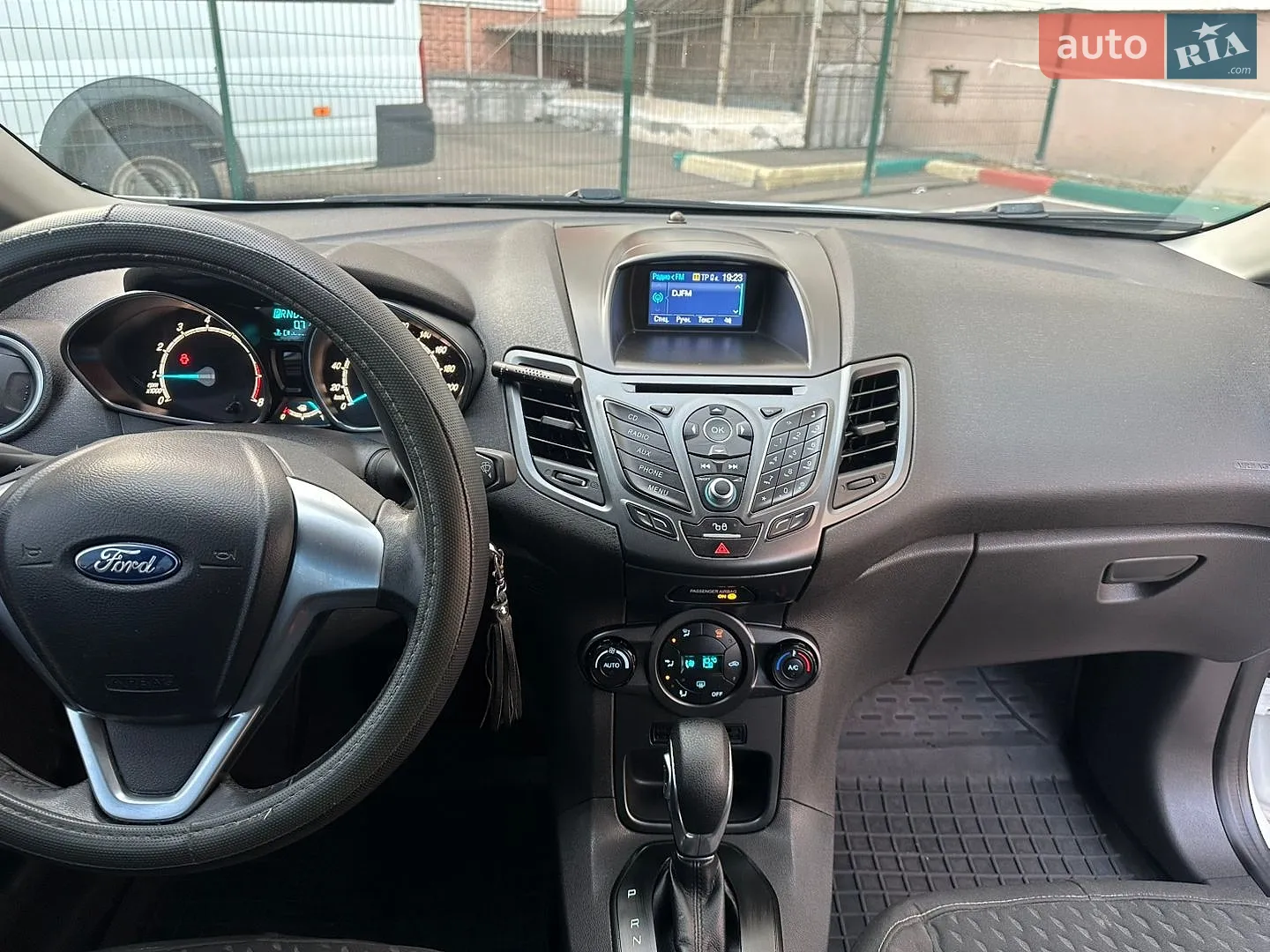 2015 Ford Fiesta - мініатюра 8