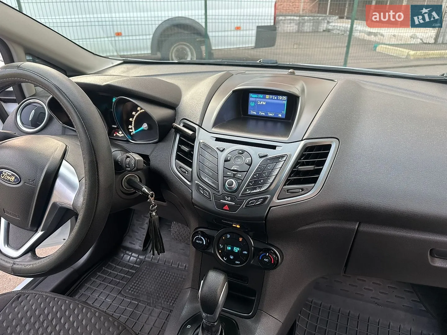 2015 Ford Fiesta - мініатюра 10