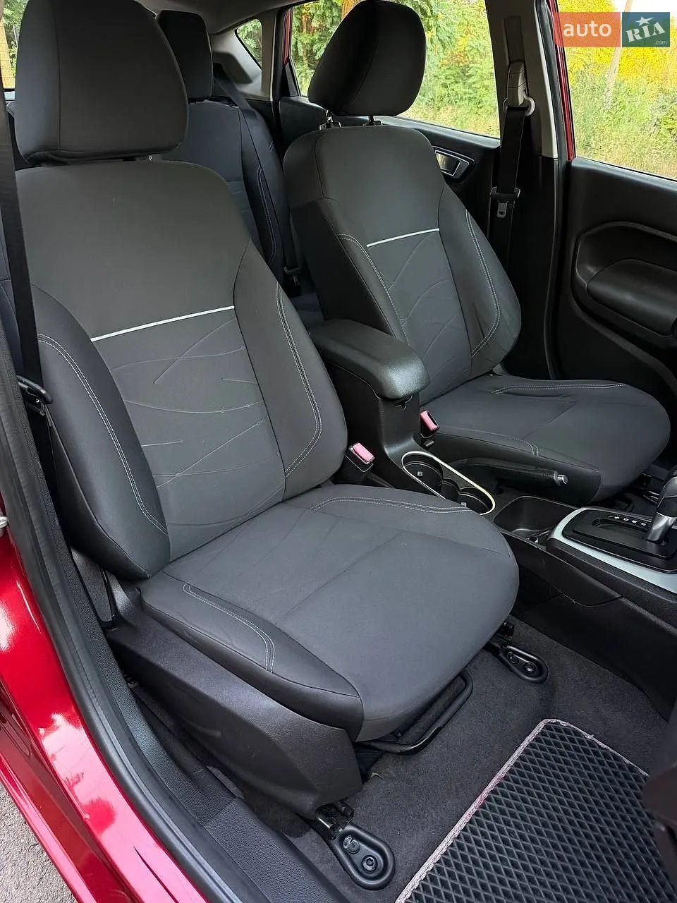 2013 Ford Fiesta - мініатюра 17
