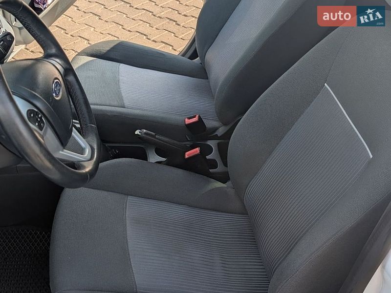 Хетчбек Ford Fiesta 2012 в Хмельницькому