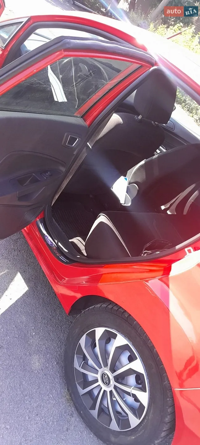 2013 Ford Fiesta - мініатюра 8