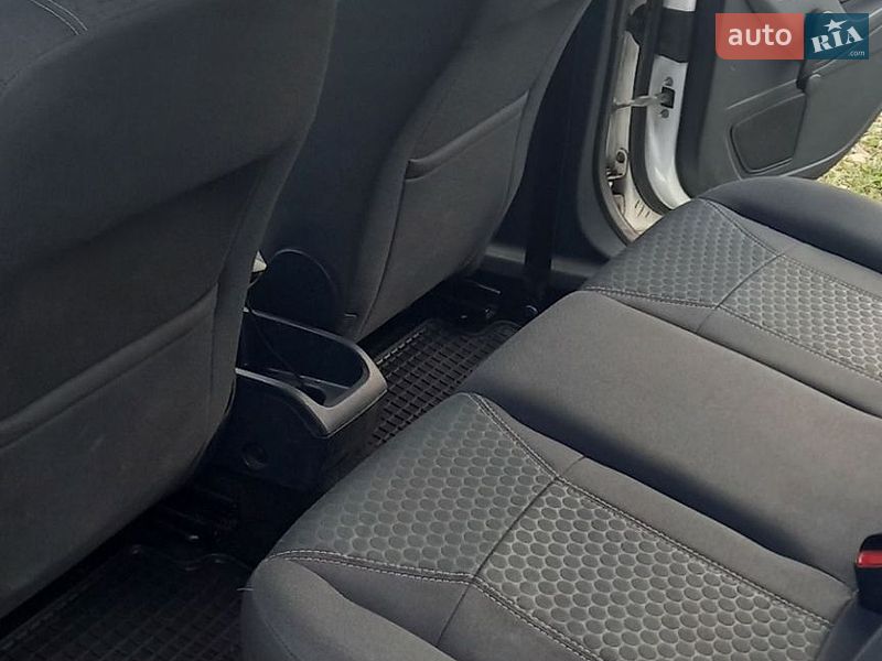Хэтчбек Ford Fiesta 2011 в Рава-Русской