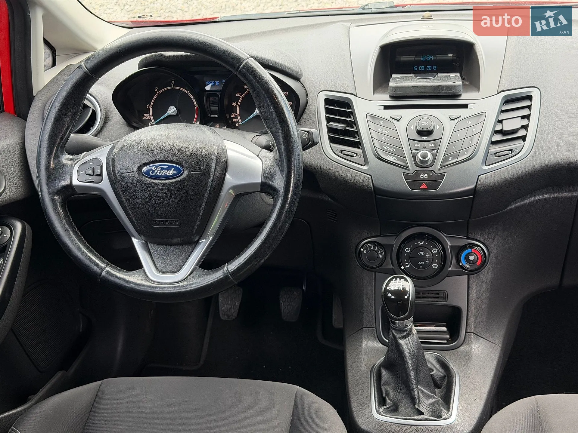 2013 Ford Fiesta - мініатюра 26