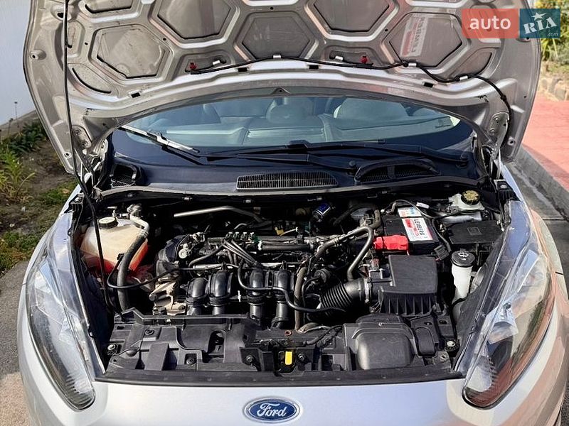Седан Ford Fiesta 2011 в Бершади