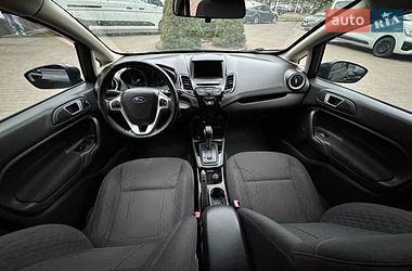Хетчбек Ford Fiesta 2015 в Івано-Франківську