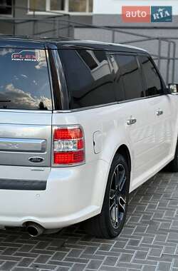 Позашляховик / Кросовер Ford Flex 2014 в 