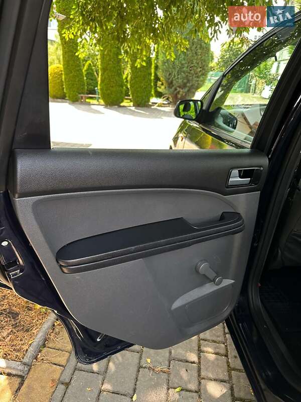 Мікровен Ford Focus C-Max 2004 в Сарнах
