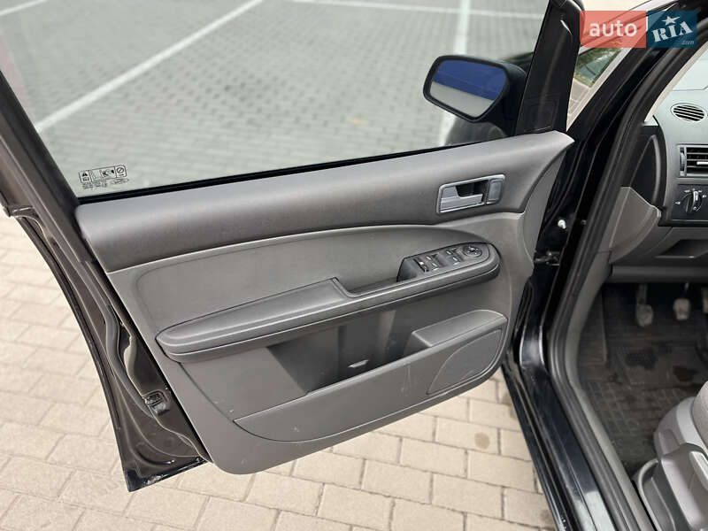 Мінівен Ford Focus C-Max 2006 в Дубні