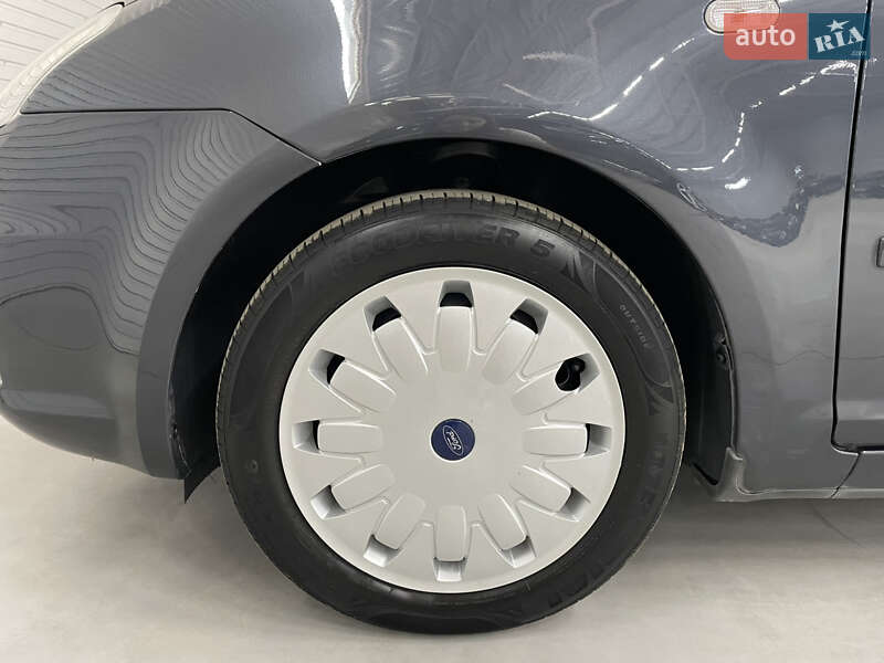 Минивэн Ford Focus C-Max 2010 в Стрые
