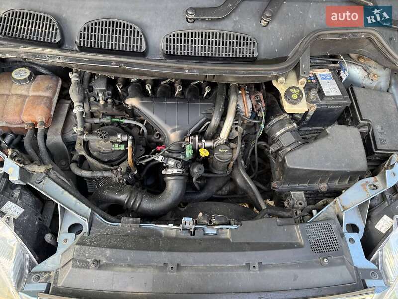 Минивэн Ford Focus C-Max 2004 в Черновцах