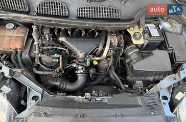 Мінівен Ford Focus C-Max 2004 в 