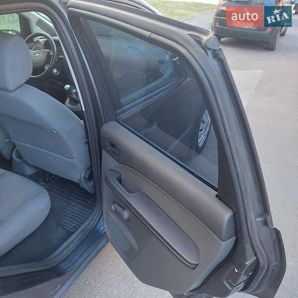 Минивэн Ford Focus C-Max 2006 в Киеве