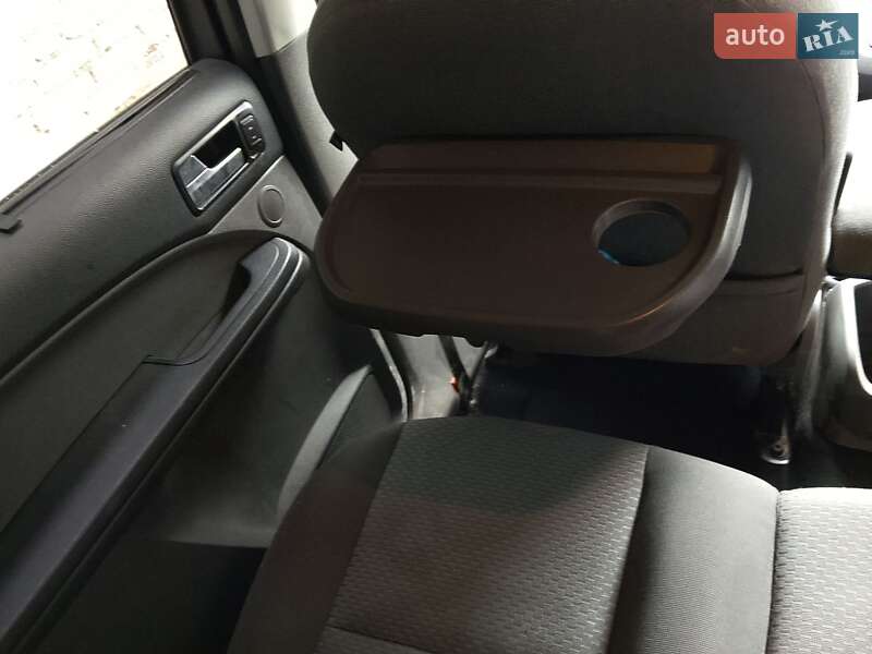 Минивэн Ford Focus C-Max 2006 в Городке