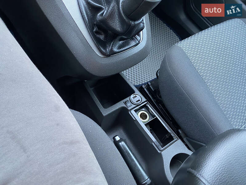 Минивэн Ford Focus C-Max 2003 в Бобровице