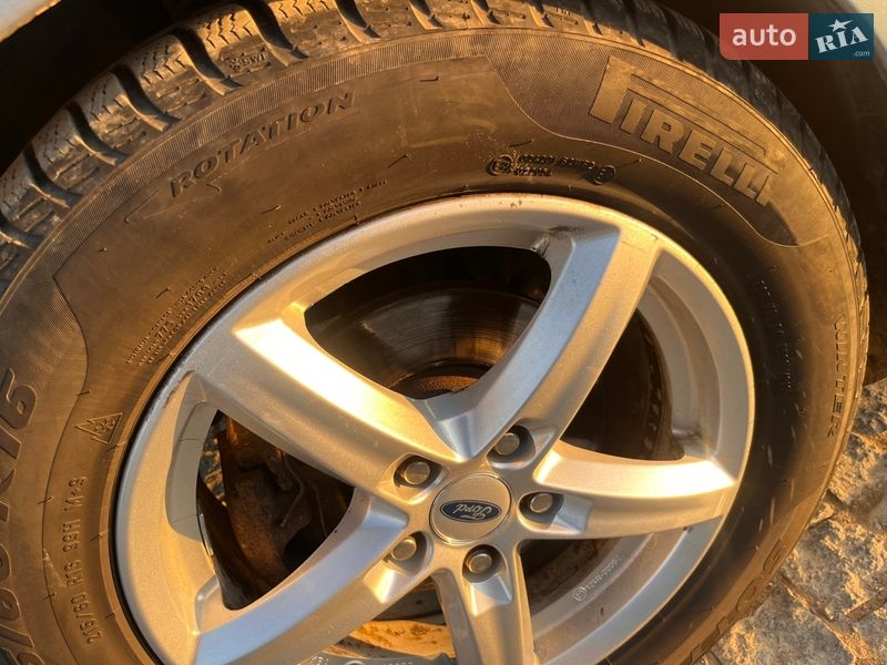 Минивэн Ford Focus C-Max 2005 в Болехове