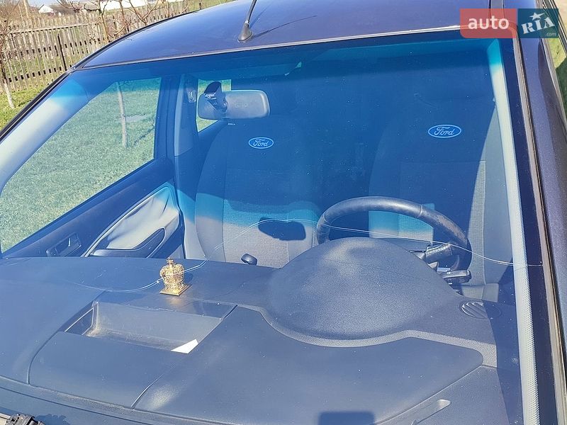 Минивэн Ford Focus C-Max 2007 в Турийске