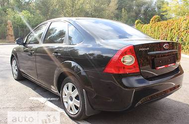 Седан Ford Focus 2010 в 