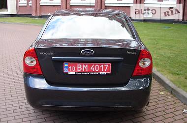 Седан Ford Focus 2012 в 