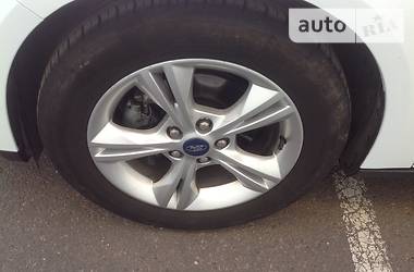 Хэтчбек Ford Focus 2014 в 