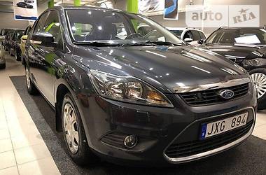 Хэтчбек Ford Focus 2010 в 