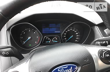 Хэтчбек Ford Focus 2011 в Вараше