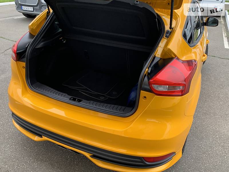 Хетчбек Ford Focus 2017 в Києві