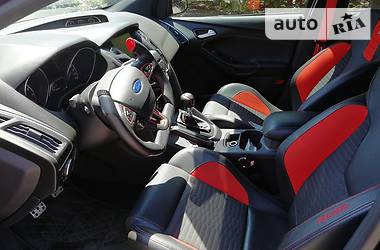 Седан Ford Focus 2012 в 